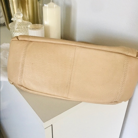 Guy Roche ladies handheld leather handbag - Picture 3 of 4